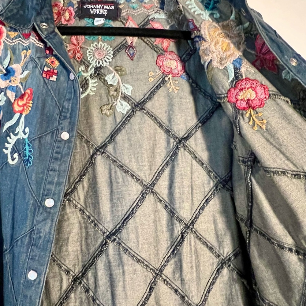 Johnny Was Floral Embroidered Denim Jacket - Picture 4 of 5